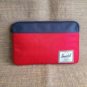 Herschel zip-top tablet case, GUC.